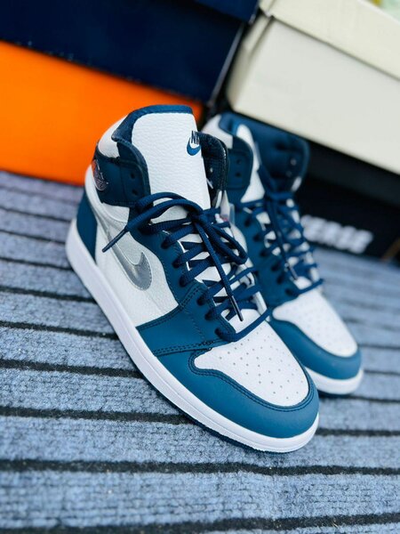 Nike Jordan 1