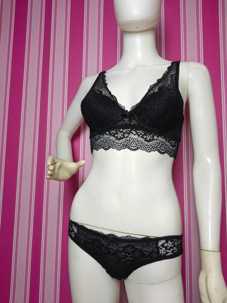 Ensemble lingerie dentelle noire