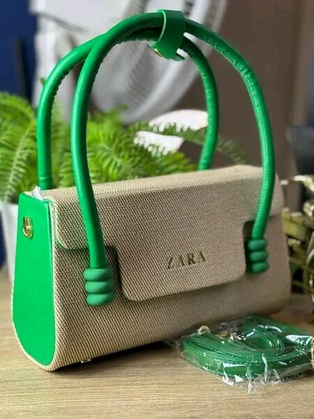 Sac à main tendance en cuir ZARA