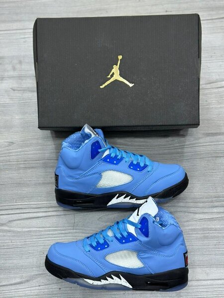 AIR JORDAN SNEAKER