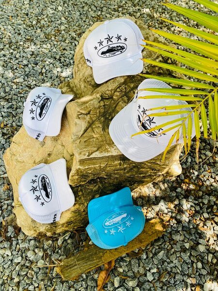 Caps