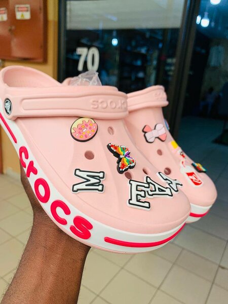 Bayaband Crocs
