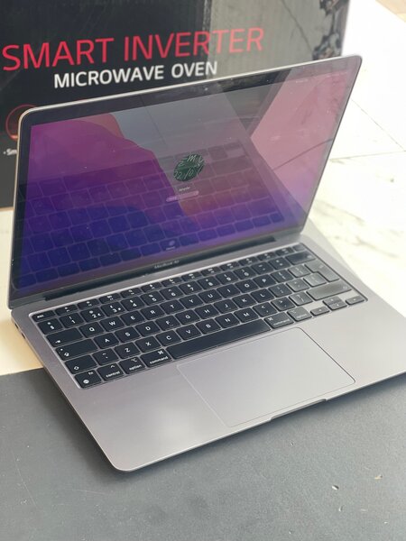 MacBook  air m1