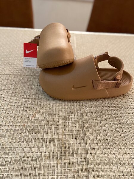 Nike Calm