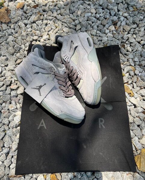 Jordan 4s