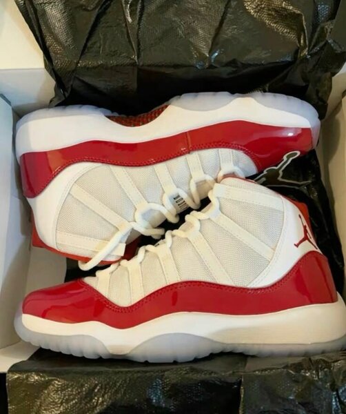 JORDAN 11 RETRO