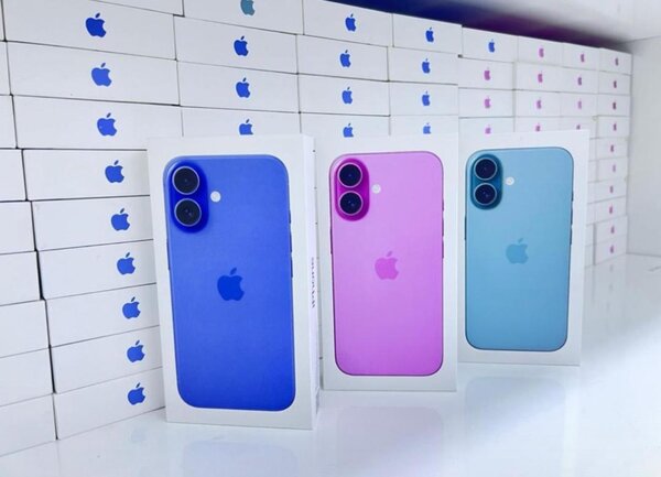 iPhone 16 simple