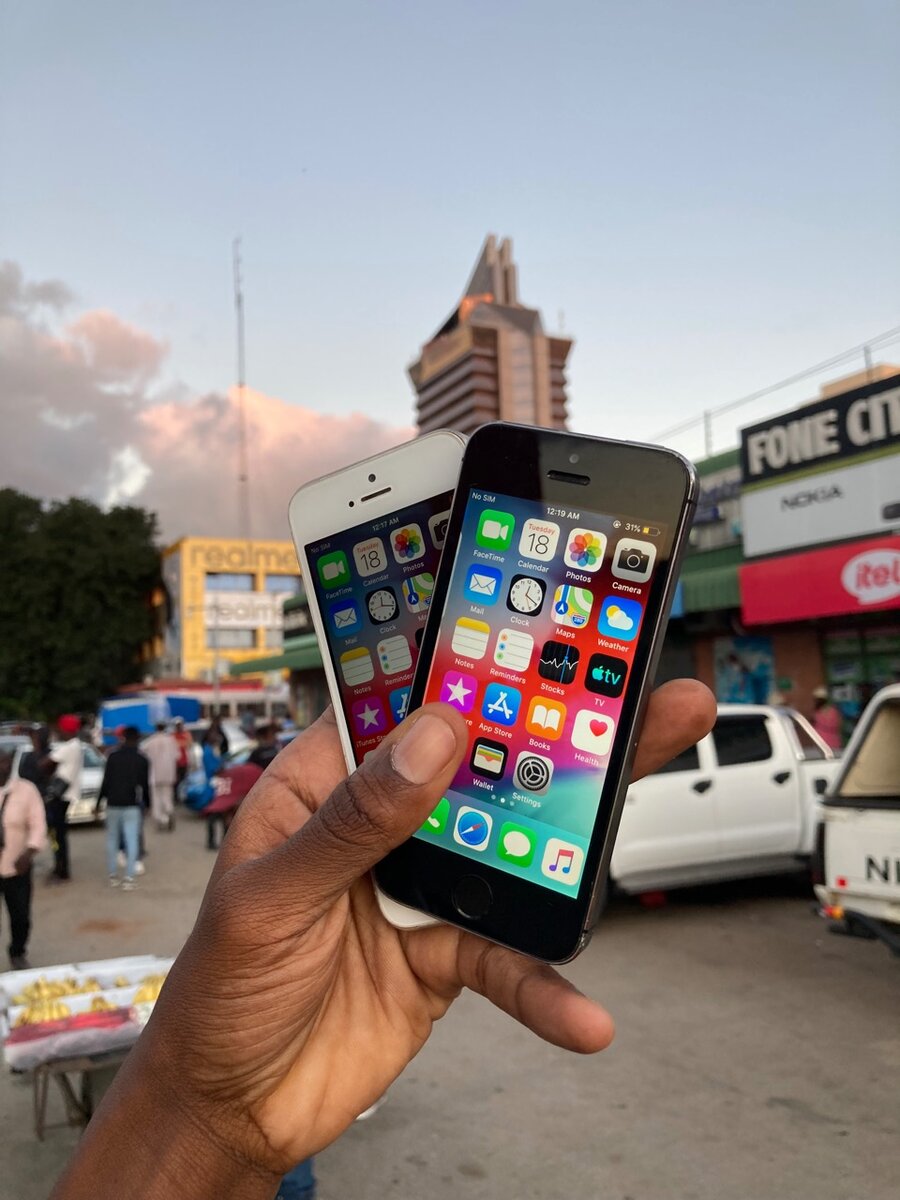 Newly Preowneds iPhone 5s Uk products fully.  16gb k700