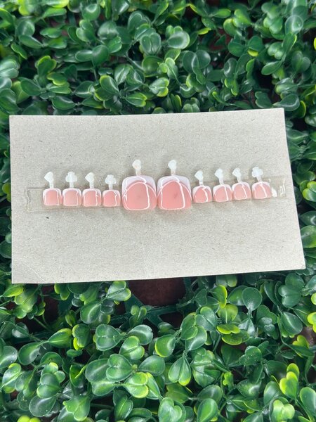 Press on Nail pied