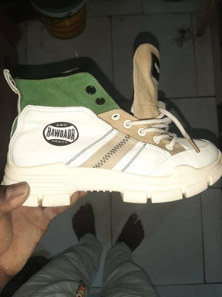 Shoe
