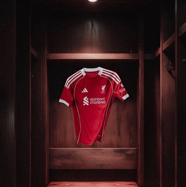 Maillot de foot rouge