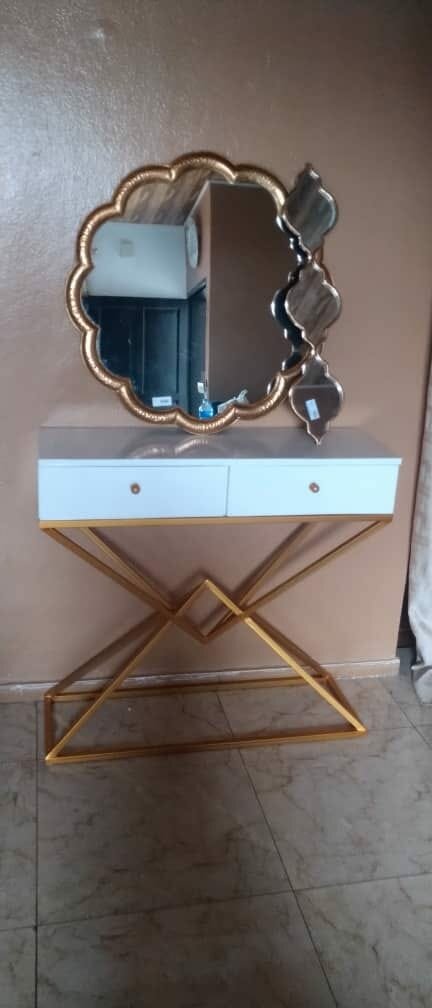 Une console livre