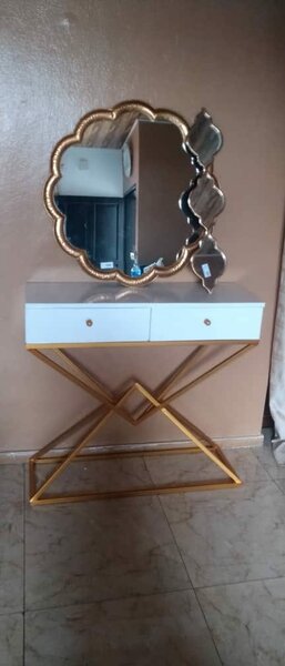 Une console livre