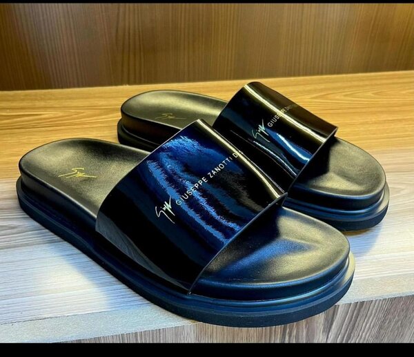 Mules noires Giuseppe Zanotti