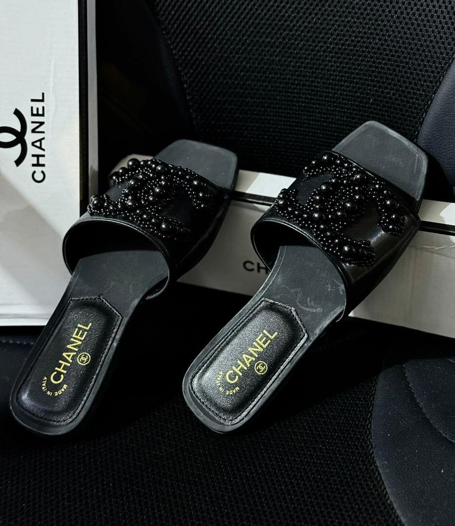 Ladies slides