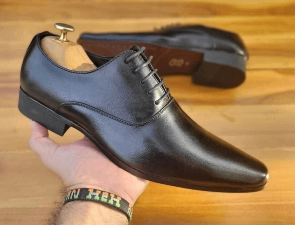 Chaussures habillées en cuir élégant