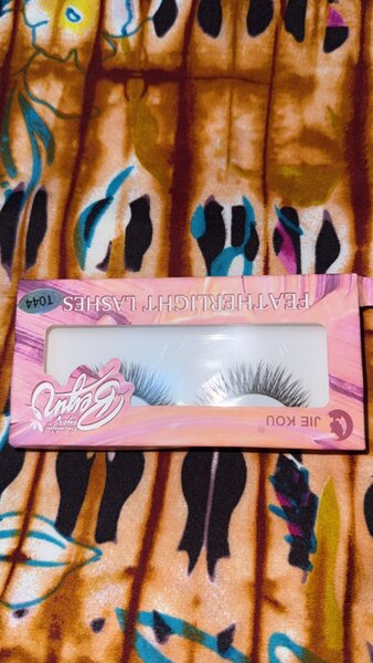 Faux cils tendance