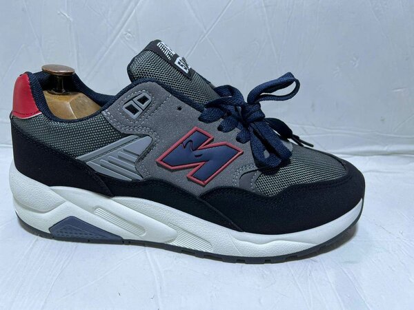 New Balance 580