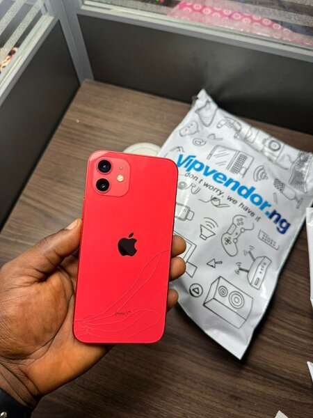 IPHONE 12