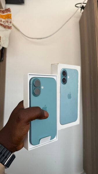 iPhone 16