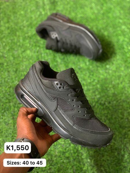 NIKE AIR MAX