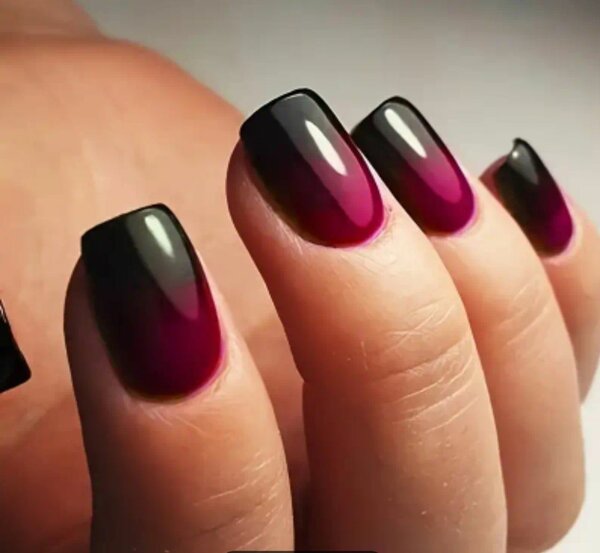 Lot de 24 faux ongles carrés courts - Dégradé de violet