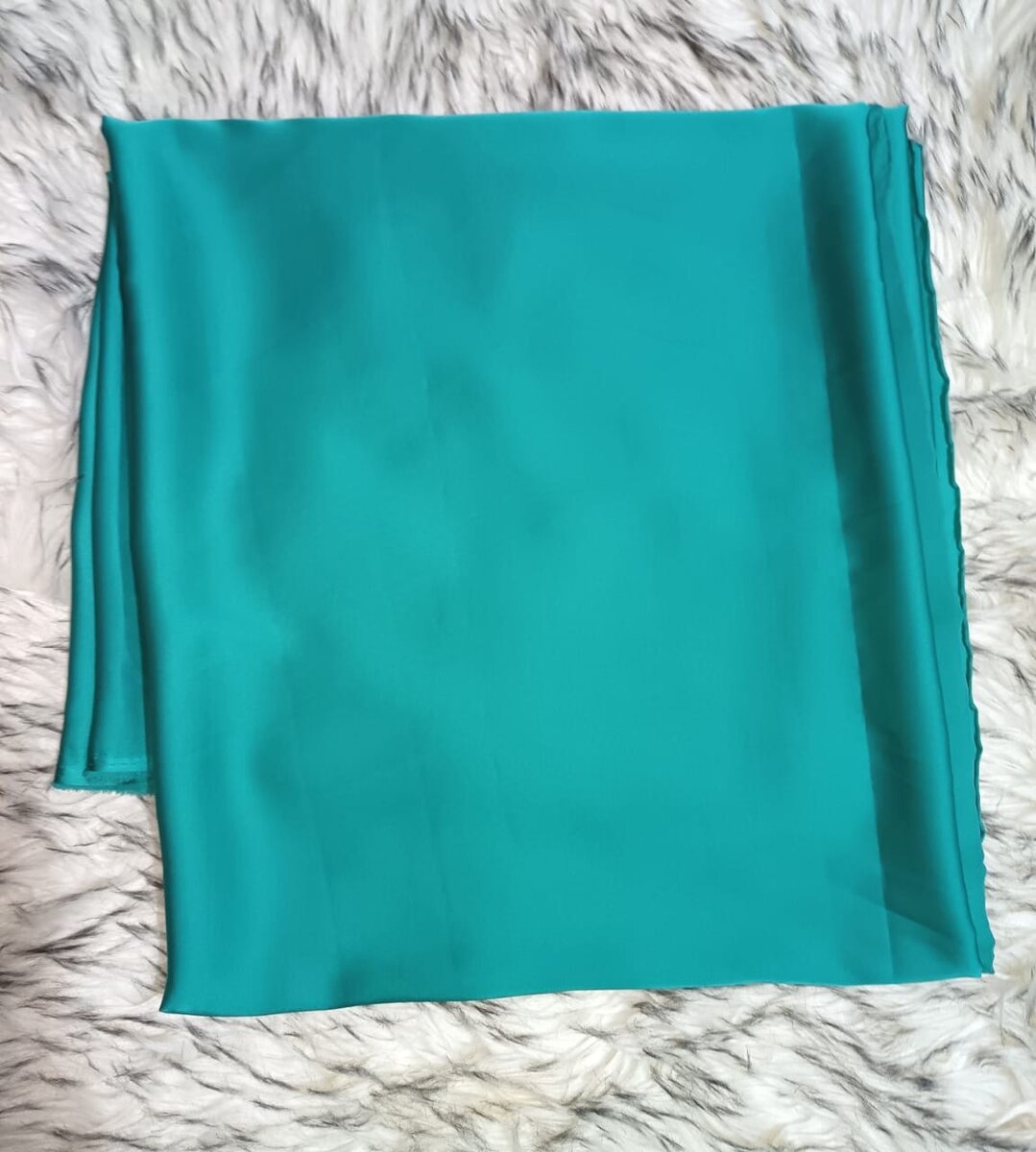 Tissu en soie unicolore