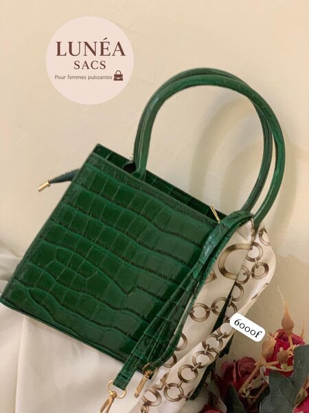 Sac à main croco vert élégant