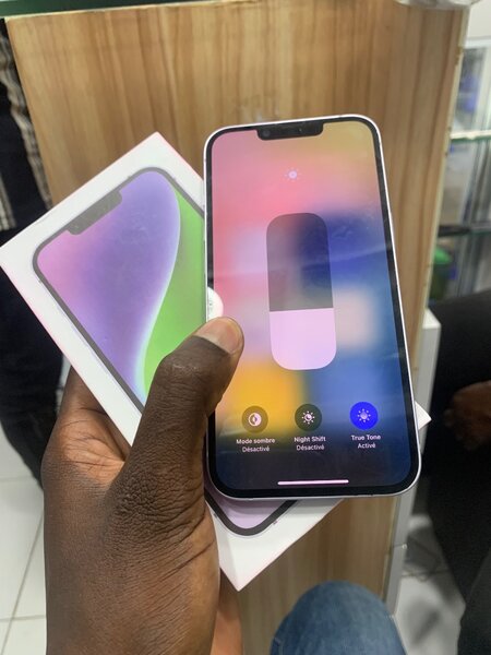 iPhone 14 simple