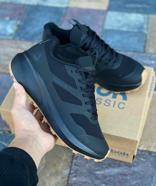 REEBOK CLASSIC