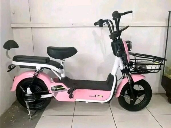 Scooter électrique moderne