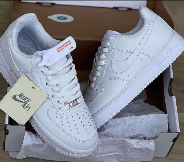 Air force blanc avec son carton