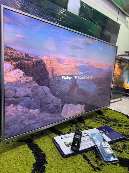 50inches Phillps android 4k smart .