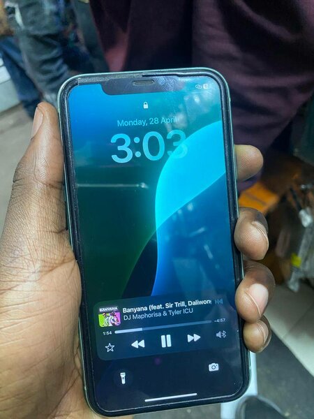 iPhone 11 64GB