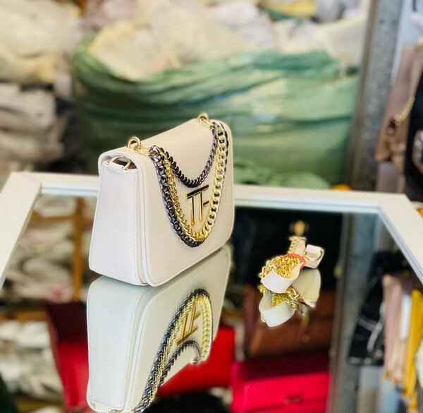 Ladies hand bag
