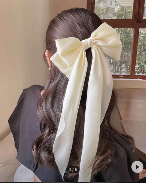 Bows and perfumes