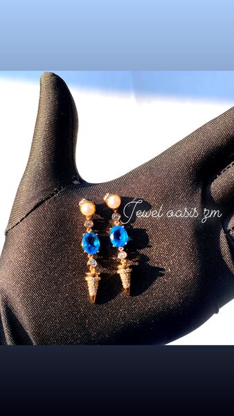 Ladies earrings