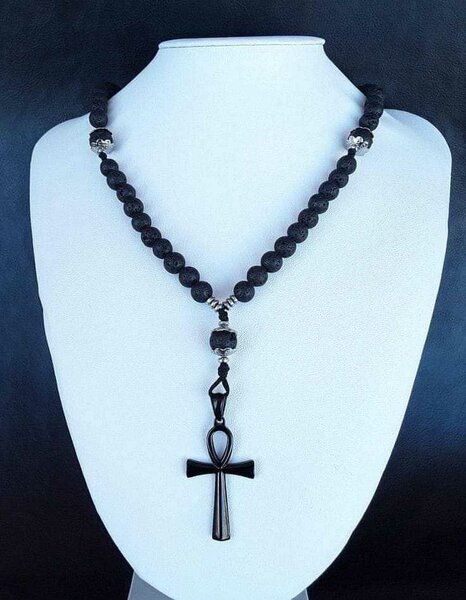 Croix ankh  en lave de volcan