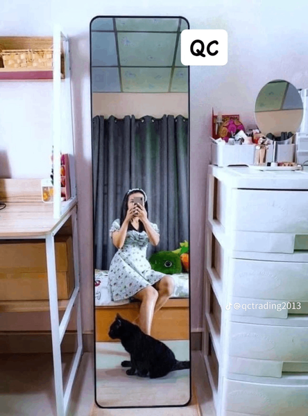 Ecstatic dressing mirrors