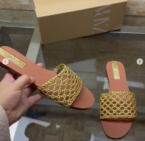 pink flip flops