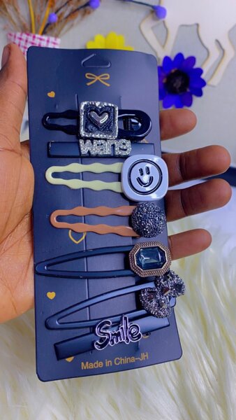 Hair clips