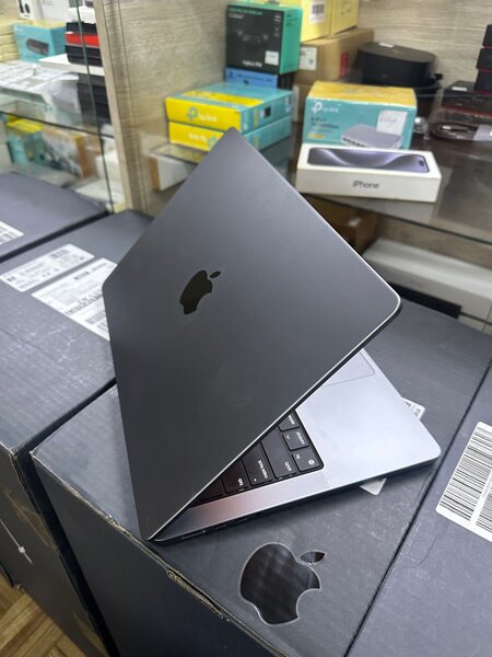 Apple MacBook
