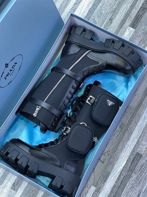 Shoe
