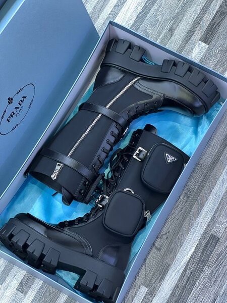 Shoe