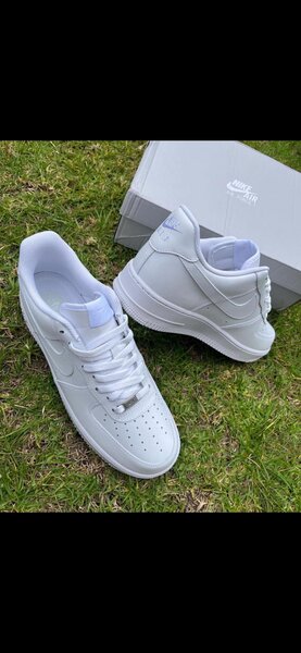 NIKE AIRFORCE 1
