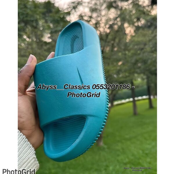 Nike calm slide