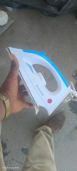 Royal Master steam iron BS-600