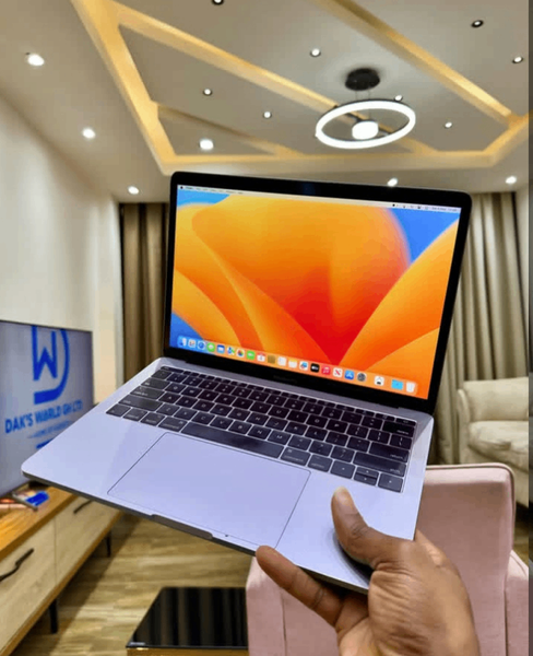 MACBOOK PRO 13