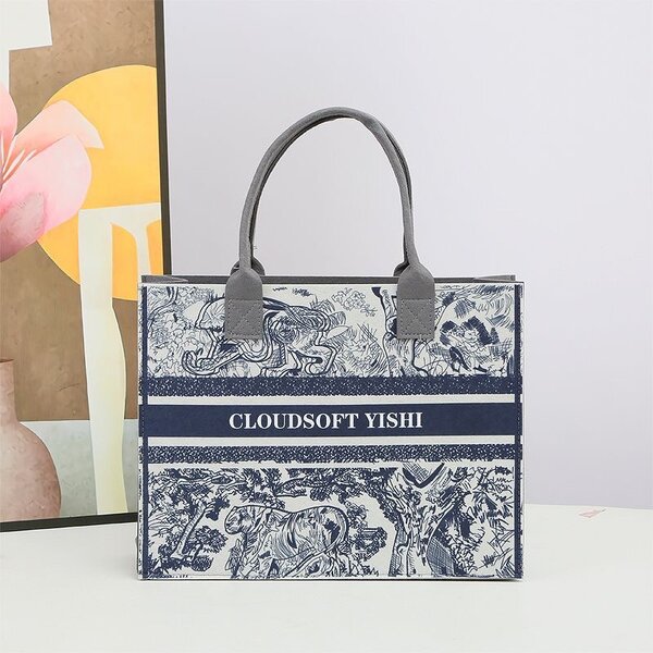 Sac cabas à motifs floraux