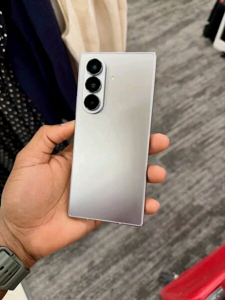 Smartphone pliable 5G moderne